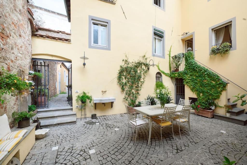 Corte Paolina - Charming Courtyard Inside Lucca Exterior photo