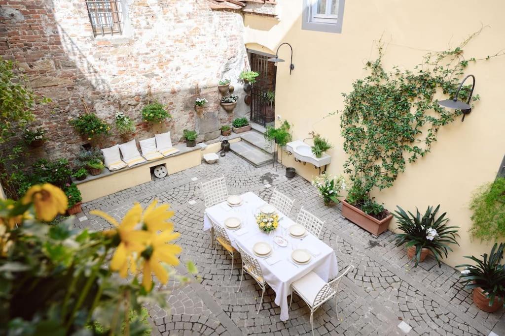 Corte Paolina - Charming Courtyard Inside Lucca Exterior photo